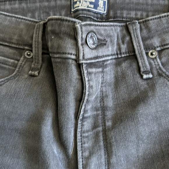 Abercrombie and Fitch high rise ankle - Picture 4 of 5